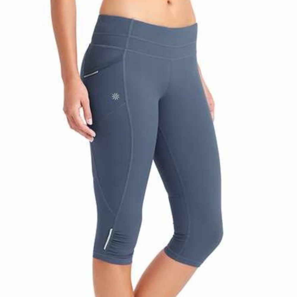 Athleta Dobby Be Free‎ Knick Capri Ice Blue Leggings